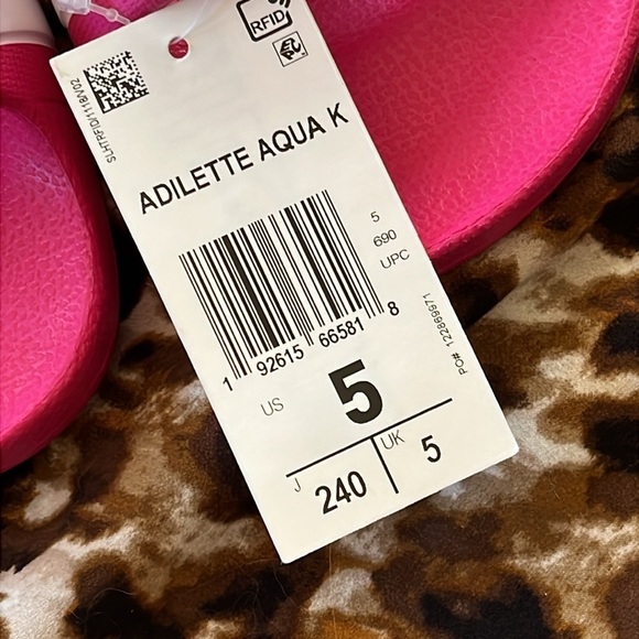 Brand New Adidas Adilette Aqua Pink 3 Stripe Large Strap Pink Slides Sandals - Picture 4 of 13